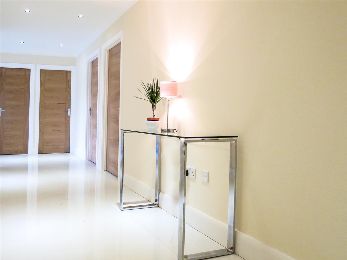 3 bed property in Regent Court, St Johns Wood